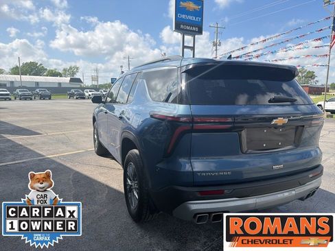 Used 2024 Chevrolet Traverse LT FWD image 5