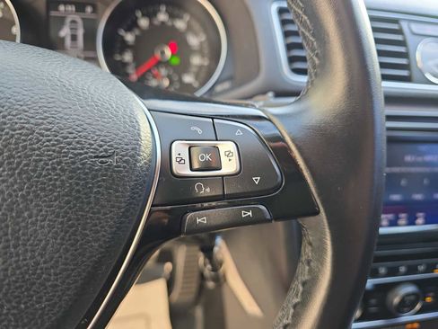 Used 2017 Volkswagen Passat 1.8T R-Line image 21