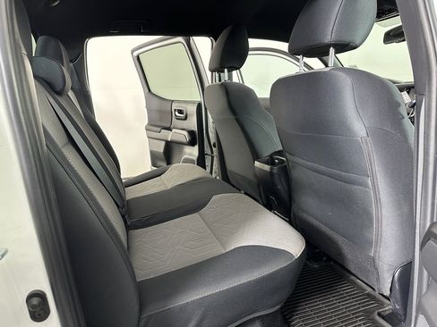 Used 2023 Toyota Tacoma TRD Off-Road image 11