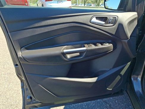 Used 2019 Ford Escape SE FWD image 12