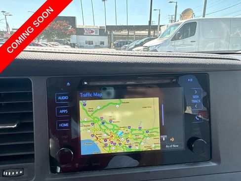 Used 2017 Toyota Sienna XLE FWD image 27