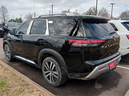 Used 2023 Nissan Pathfinder Platinum w/ Cargo Package image 3