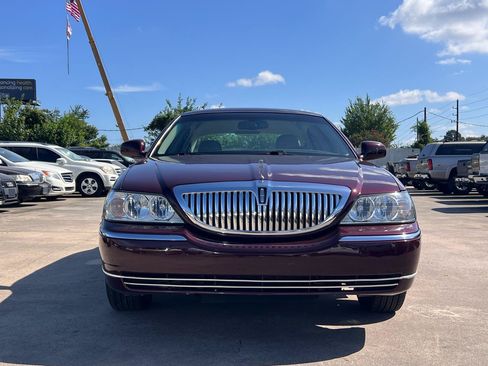 Used 2006 Lincoln Town Car Signature RWD image 13