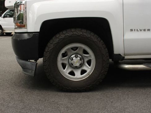 Used 2017 Chevrolet Silverado 1500 W/T AWD/4WD image 10