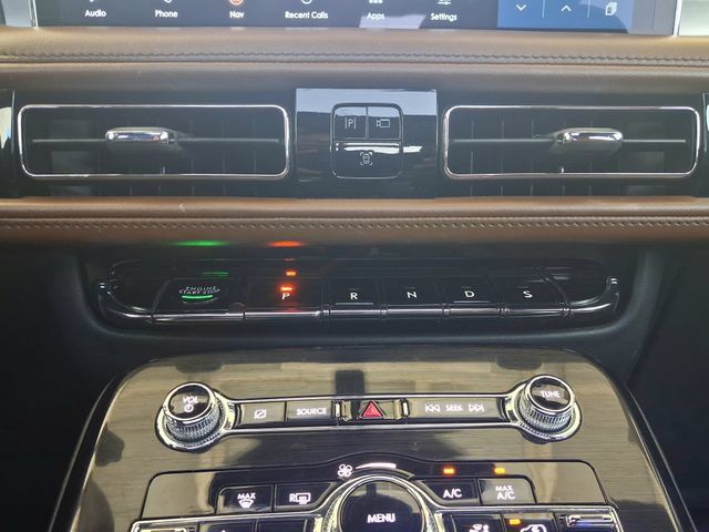 Used 2023 Lincoln Nautilus Reserve AWD/4WD image 22