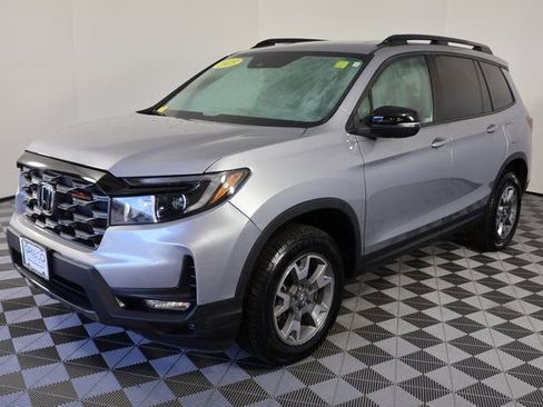 Used 2023 Honda Passport TrailSport image 4