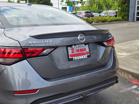 Used 2023 Nissan Sentra SR w/ SR Premium Package FWD image 10