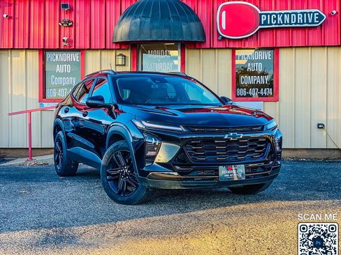 Used 2025 Chevrolet Trax ACTIV w/ Sunroof Package image 1