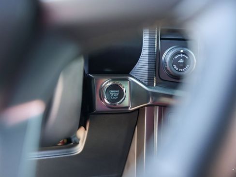 Used 2025 Ford F150 Lariat w/ Equipment Group 502A High image 21