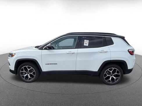Used 2025 Jeep Compass Limited AWD/4WD image 7