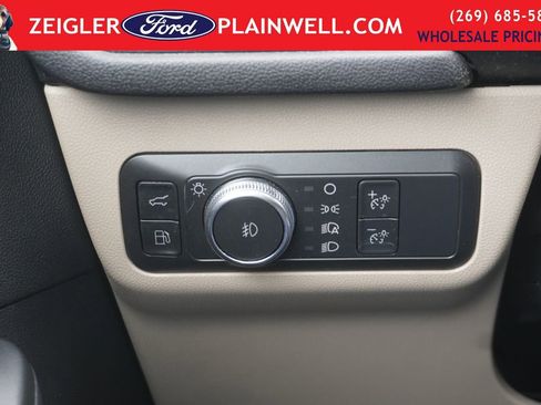 Used 2021 Ford Escape SEL image 26
