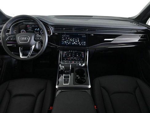 Certified 2025 Audi Q7 2.0T Premium w/ Convenience Plus Package image 9
