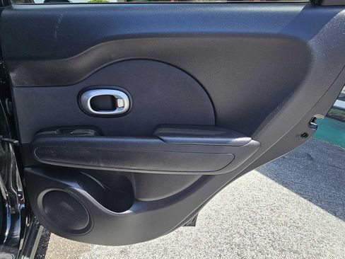 Used 2014 Kia Soul FWD image 22