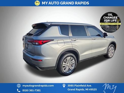 Used 2024 Mitsubishi Outlander ES image 7