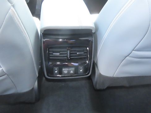 Used 2022 Toyota Avalon Limited w/ Advanced Safety Package FWD image 19