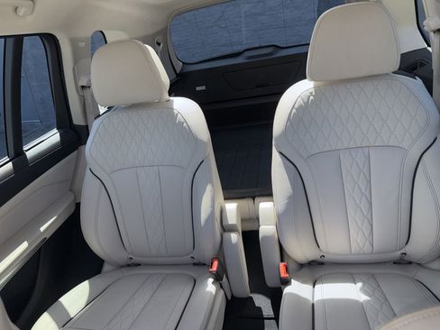 Used 2020 BMW X7 xDrive40i w/ Premium Package AWD/4WD image 13