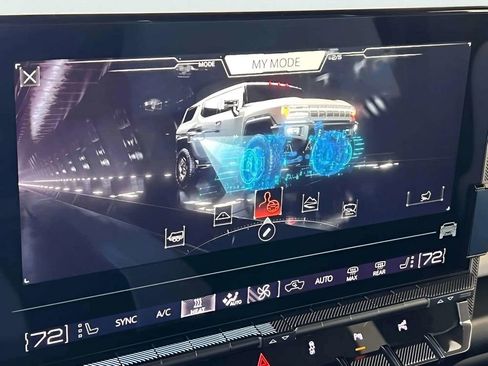 Used 2024 GMC Hummer EV 2X w/ Extreme Off-Road Package image 25