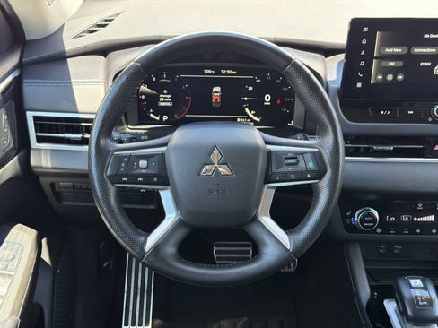 Used 2025 Mitsubishi Outlander SEL FWD image 10