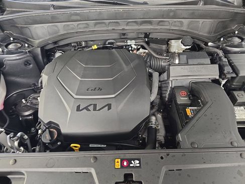 Used 2024 Kia Telluride EX w/ EX Captain's Chair Package image 32