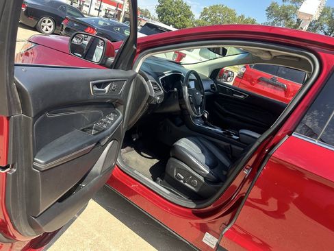 Used 2017 Ford Edge Titanium FWD image 11