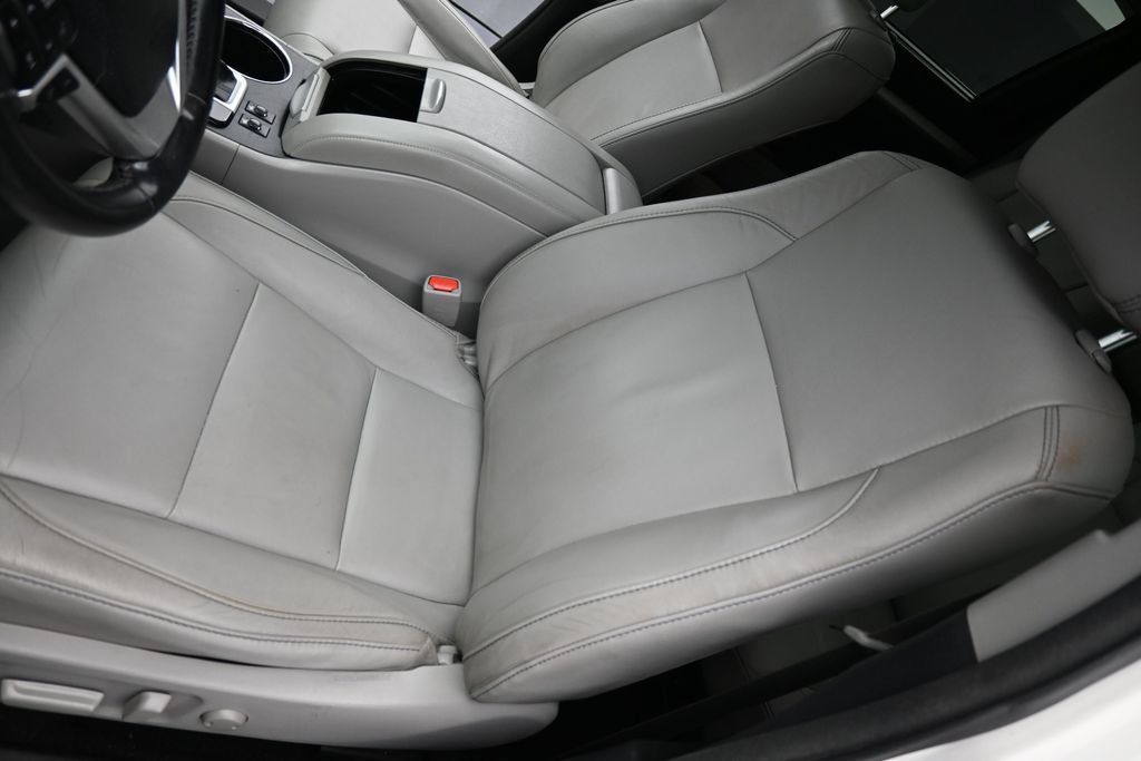 Used 2017 Toyota Highlander XLE AWD/4WD image 11
