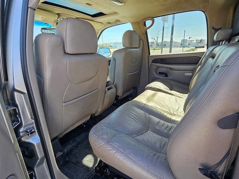 Used 2002 Chevrolet Avalanche 2WD w/ Convenience Pkg image 18