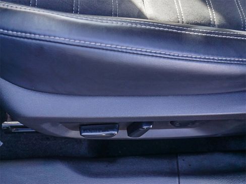 Used 2024 Mitsubishi Outlander SE image 19