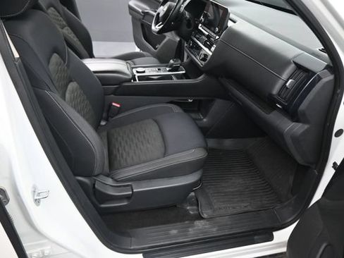 Used 2023 Nissan Pathfinder SV AWD/4WD image 76