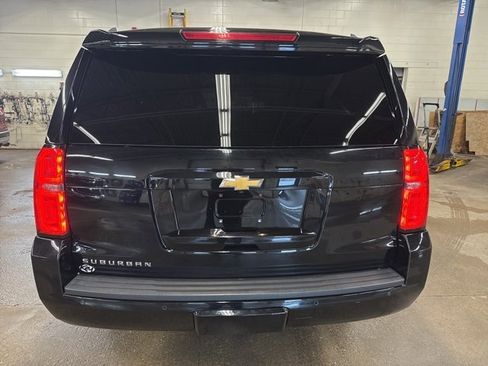 Used 2019 Chevrolet Suburban LT w/ LT Signature Package image 5