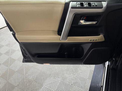 Used 2019 Toyota 4Runner Limited AWD/4WD image 10