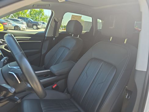 Used 2021 Audi e-tron Premium w/ Towing Package AWD/4WD image 14