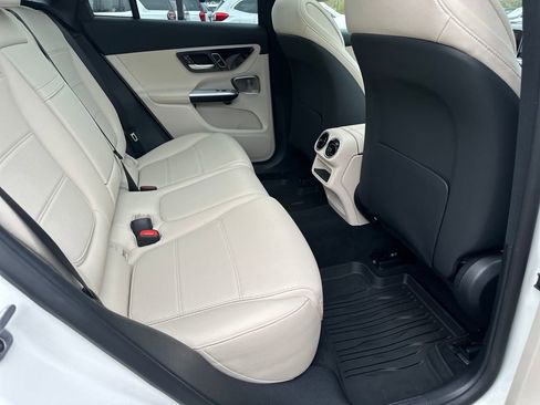 Used 2026 Mercedes-Benz GLC 300 GLC 300 image 33