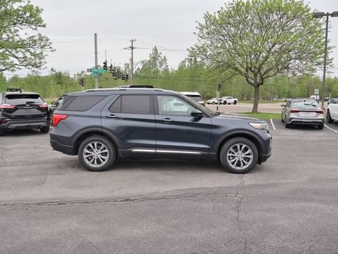 Used 2023 Ford Explorer Limited AWD/4WD image 8