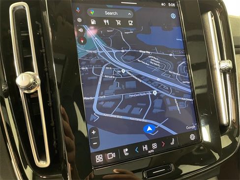 Used 2024 Volvo XC40 B5 Plus w/ Protection Package Premier image 8