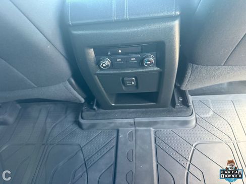 Certified 2024 Chevrolet Traverse LT FWD image 13
