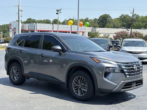 Used 2026 Nissan Rogue S FWD image 6