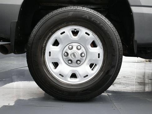 Used 2017 Nissan Titan SV AWD/4WD image 16