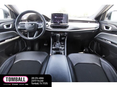 Used 2024 Jeep Compass Latitude AWD/4WD image 10