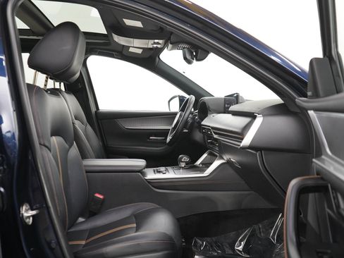 Certified 2024 MAZDA CX-90 Plug-In Hybrid w/ Premium Plus AWD/4WD image 11