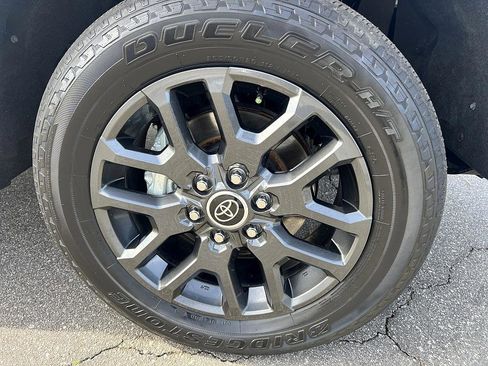 Used 2023 Toyota Tundra Platinum image 12