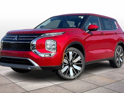 New 2025 Mitsubishi Outlander image 2