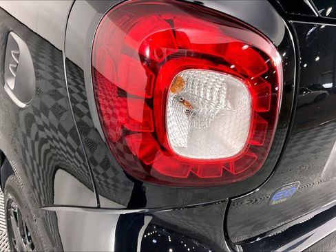 Used 2019 smart fortwo electric drive w/ Sport Package RWD image 20