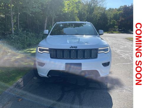 Used 2021 Jeep Grand Cherokee Laredo X AWD/4WD image 3