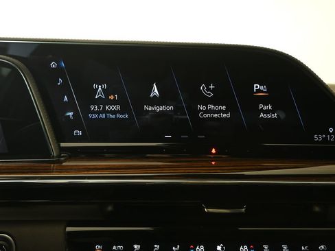 Used 2024 Cadillac Escalade ESV Luxury w/ LPO, Floor Liner Package AWD/4WD image 28