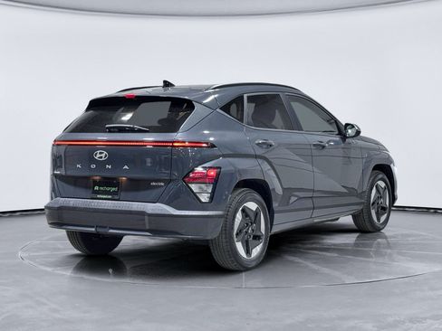 Used 2024 Hyundai Kona SEL FWD image 3