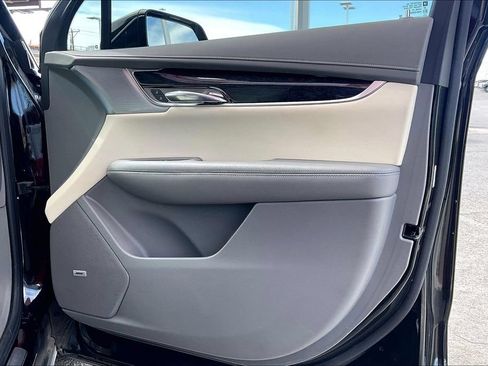 Used 2024 Cadillac XT6 Premium Luxury FWD image 24