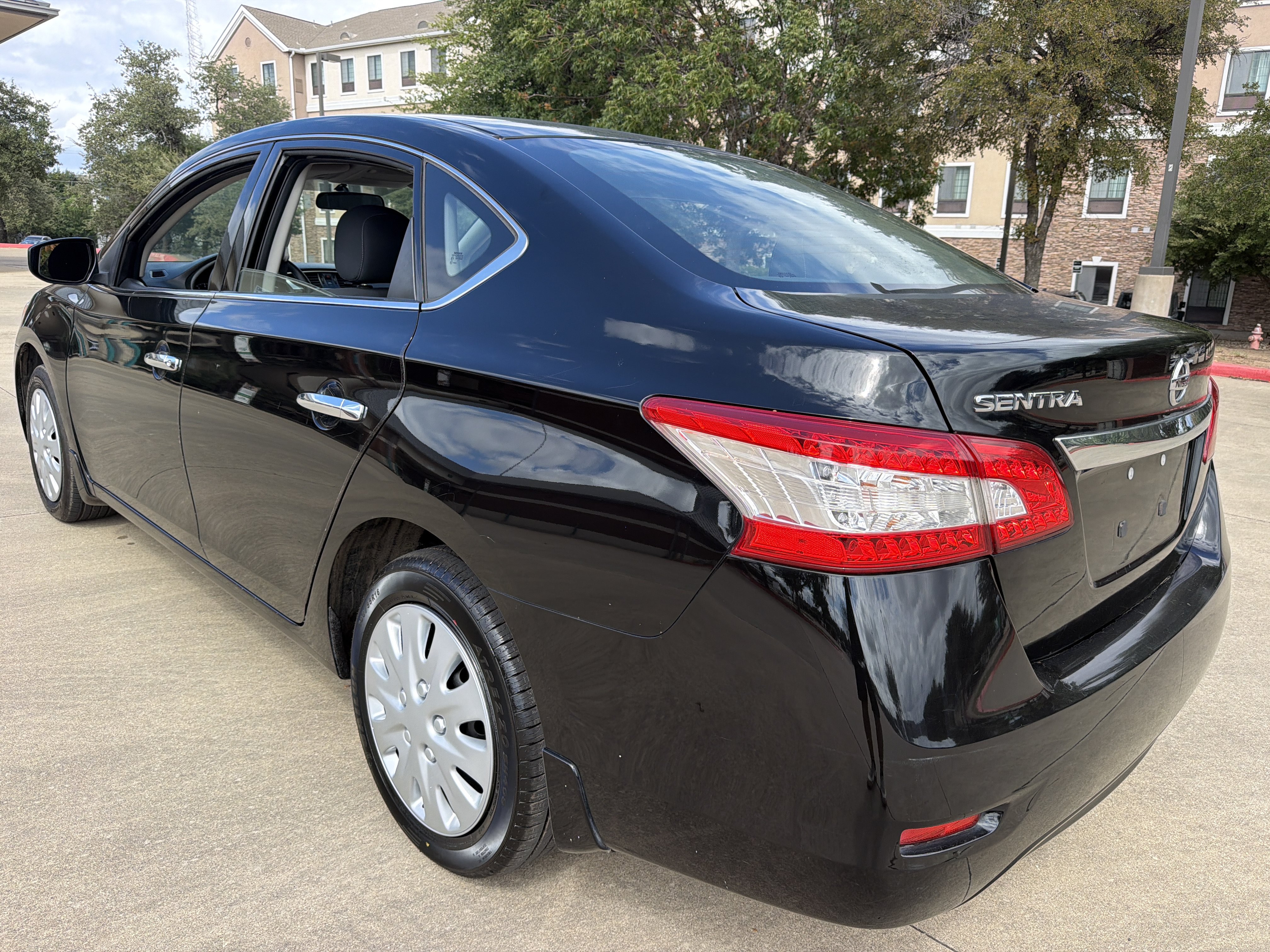 Used 2015 Nissan Sentra S FWD image 5