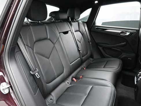 Certified 2026 Porsche Macan AWD/4WD image 27