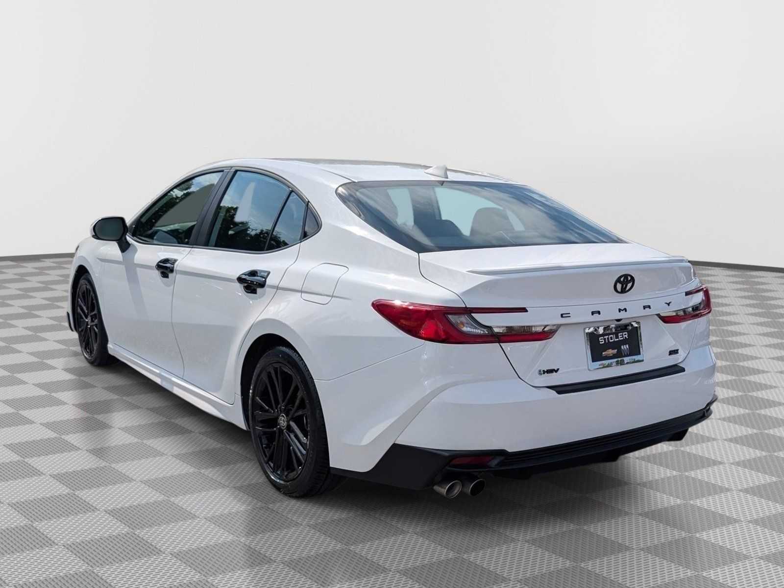Used 2025 Toyota Camry SE w/ Convenience Package FWD image 3