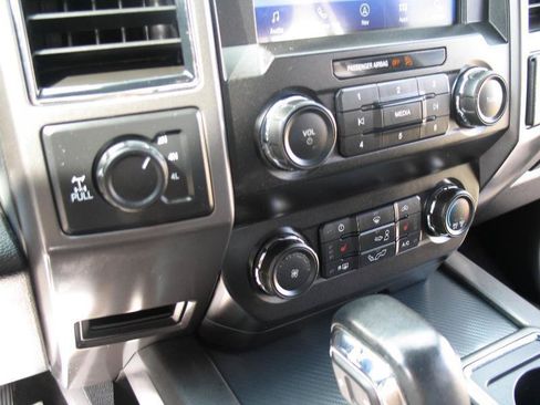 Used 2020 Ford F150 XLT w/ Equipment Group 302A Luxury AWD/4WD image 40